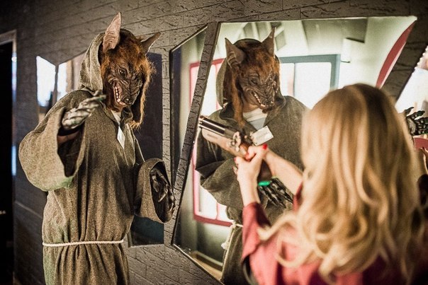 Ужасный зверь Девушка даёт отпор оборотню