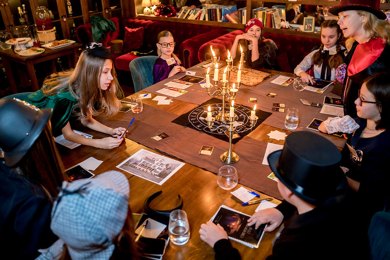 Как отметить 8 Марта в школе: праздничное украшение класса в Kostanay