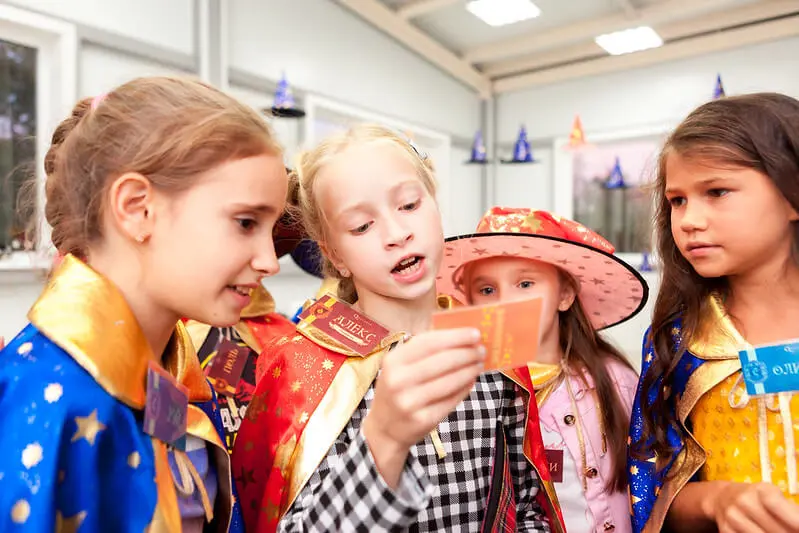 Новый год в Костанае глазами школьников: квесты, игры и секреты организации