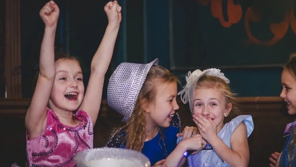 Квест на 8 марта для детей «Дом с привидениями»: юные сыщики напали на след пропавших археологов.